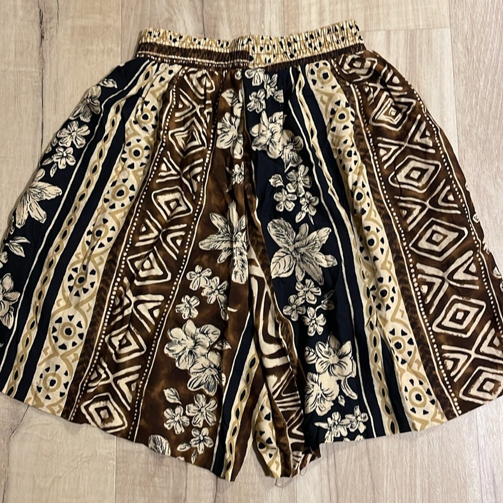 Shorts - Picture 6 of 8